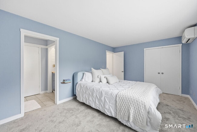 Building Photo - 42 Library Ln