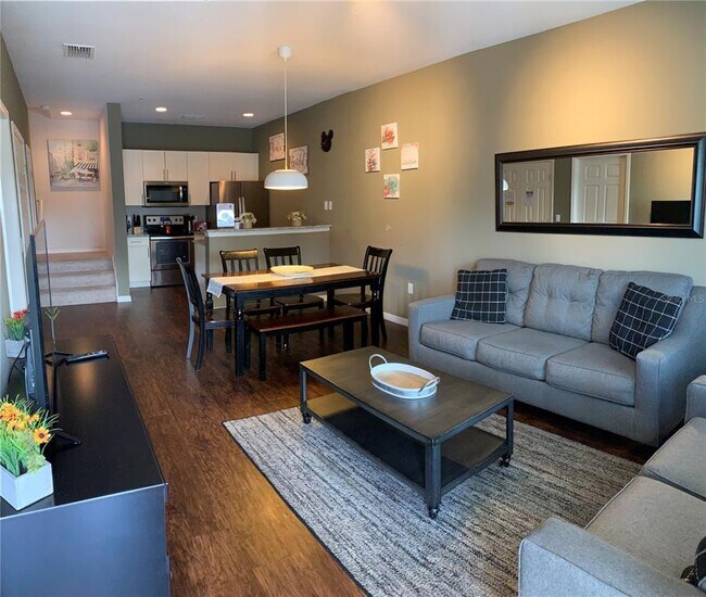Building Photo - 3225 Cupid Pl