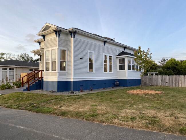 Building Photo - 1655 J Street