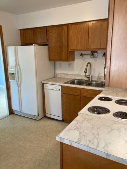 Building Photo - 2719 Plainfield Ave
