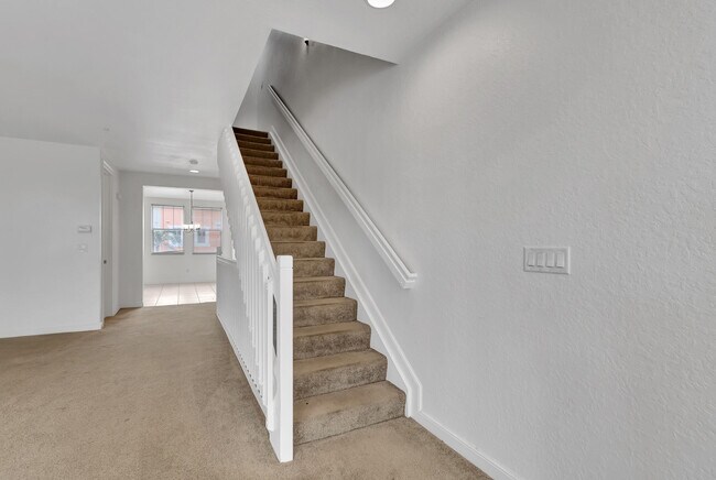 Building Photo - 770 Millbrae Ct