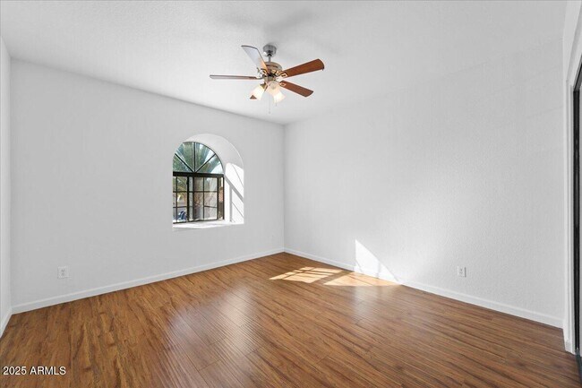 Building Photo - 15220 N 49th St