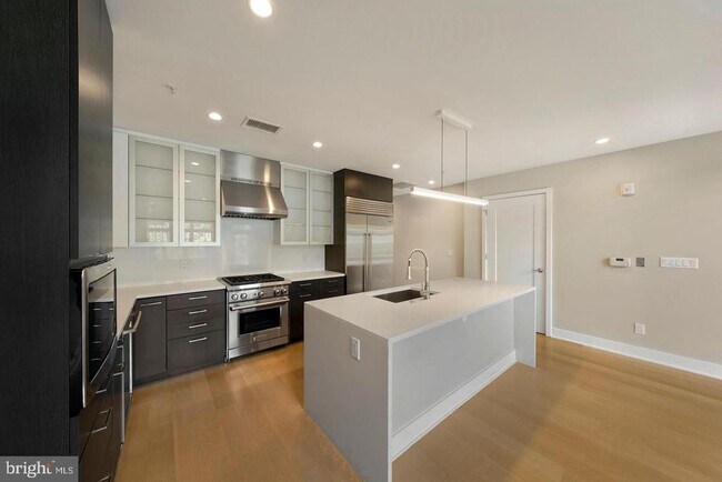 Building Photo - 1701 16th St N