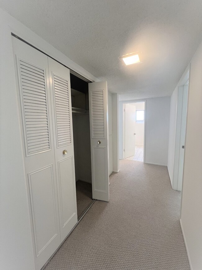 Building Photo - 801 S Lucerne Blvd