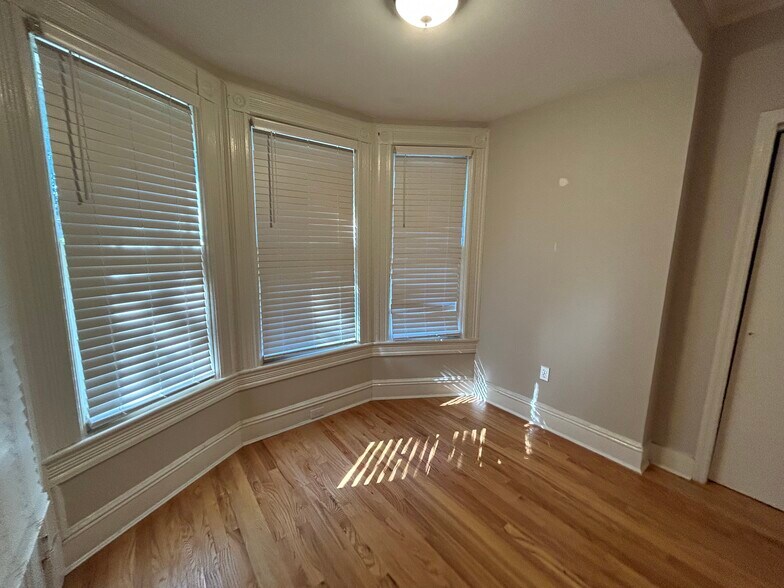 bedroom - 1850 Bellmore Ave