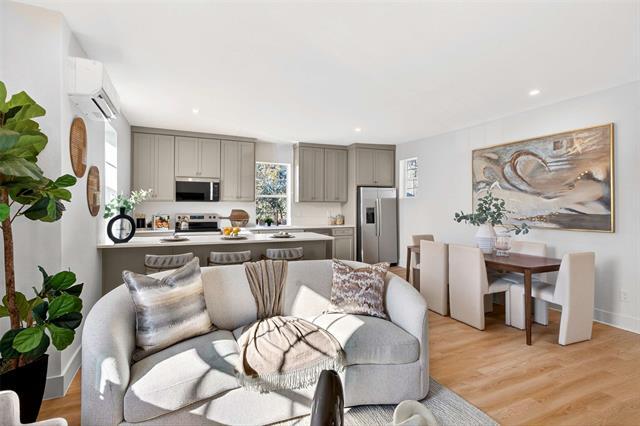 Building Photo - 439 W 9th St