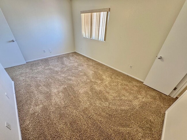 Building Photo - WELCOME TO THIS SPACIOUS 4-BEDROOM, 2.5-BA...