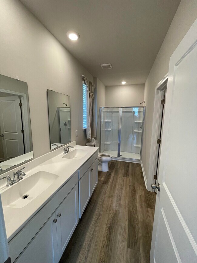 Building Photo - 5175 Yellowstone Dr