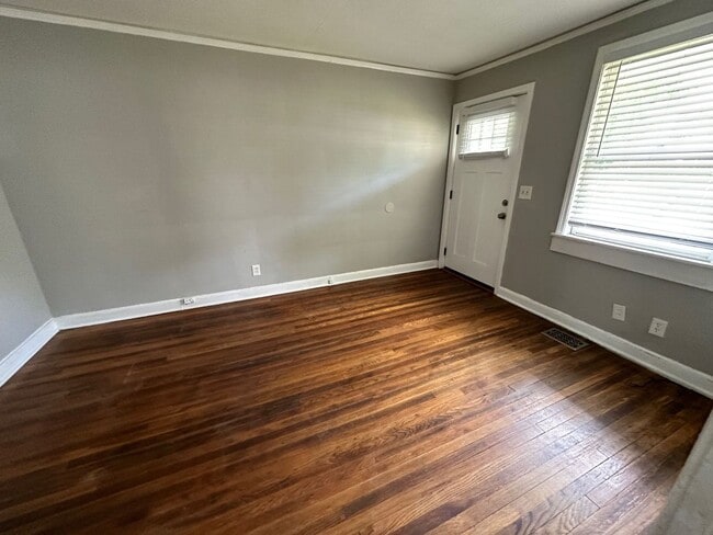 Building Photo - 108-110 Kilbourne Rd