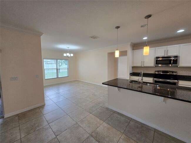 Building Photo - 2246 Waukegan Dr