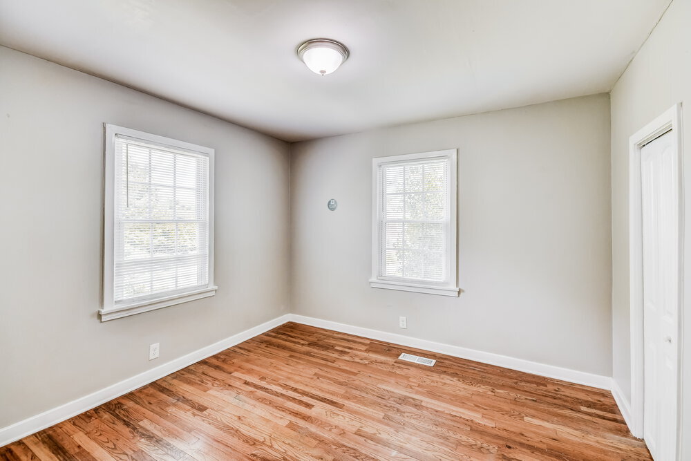 Building Photo - 960 7th Pl