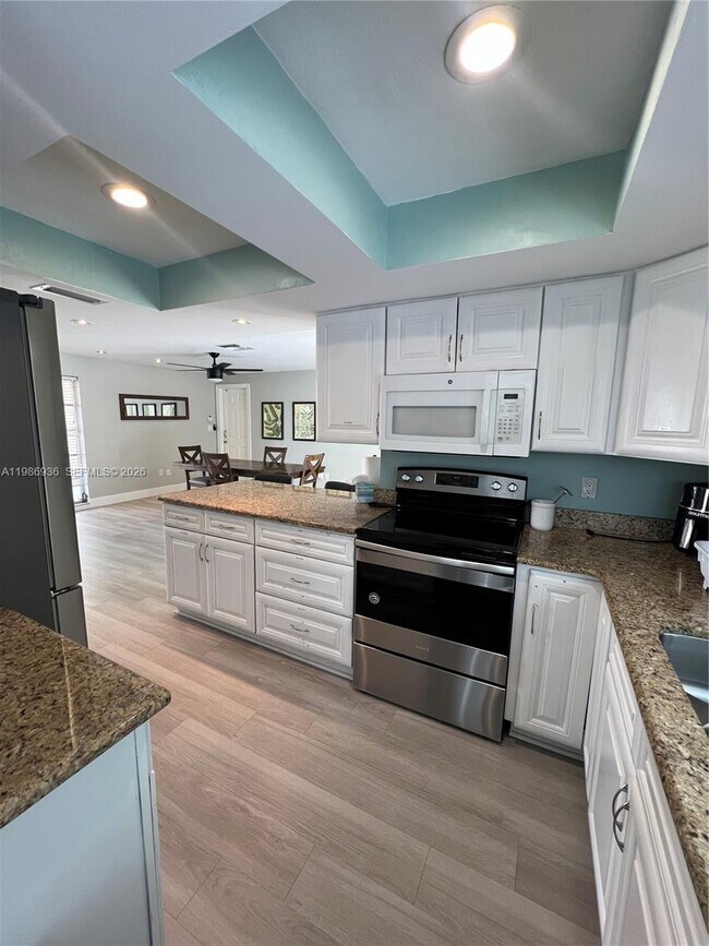 Building Photo - 7328 Pebble Beach Rd