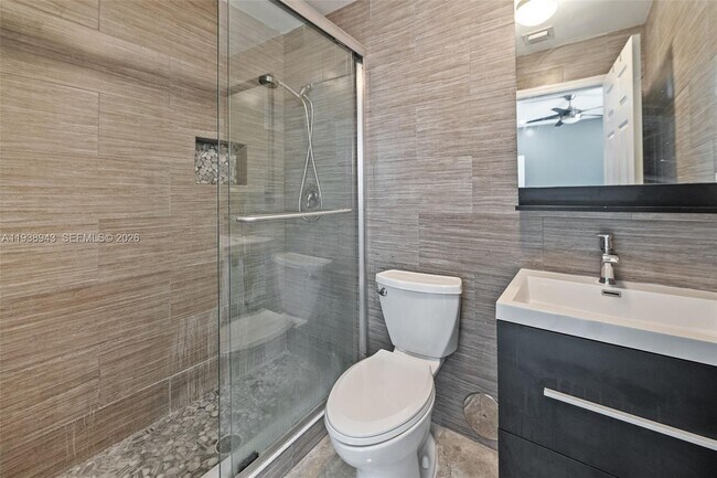 Building Photo - 1852 SW 156th Ave