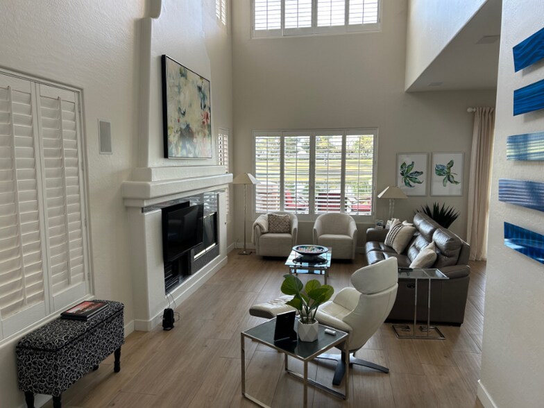 Building Photo - 3800 S Cantabria Cir