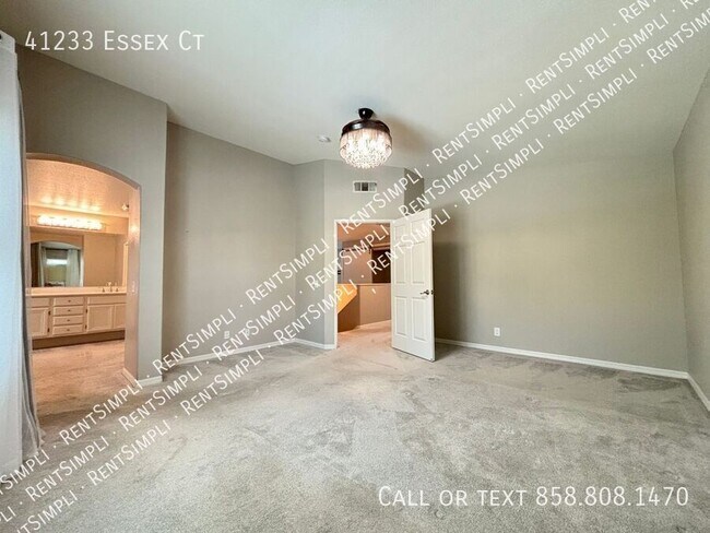 Building Photo - 41233 Essex Ct