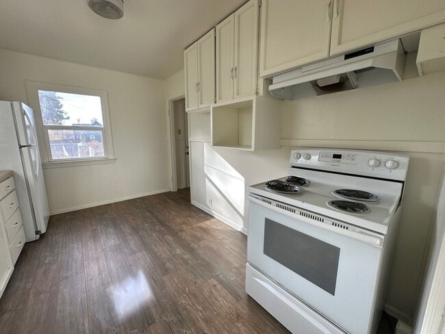 Building Photo - 2314 Vine Ave