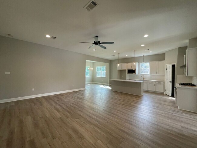 Building Photo - Modern 3BR + Office in Northwoods | Built 2022