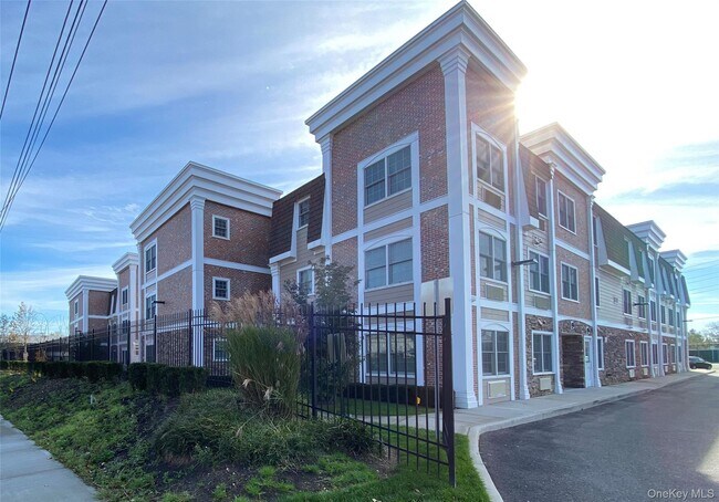 Primary Photo - 168 Fulton St