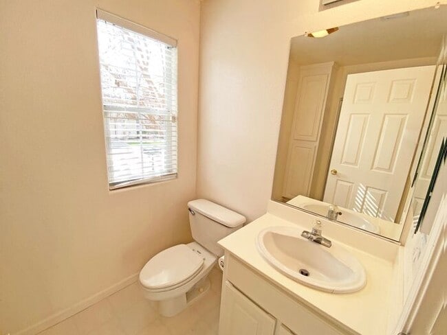 Building Photo - 5821 Killarney Cir