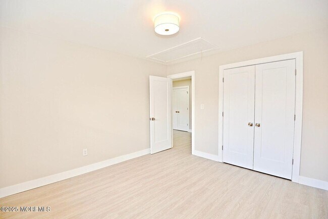 Building Photo - 168 Esmeralda Ct