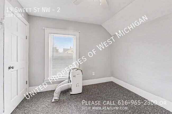 Building Photo - 19 Sweet St NW