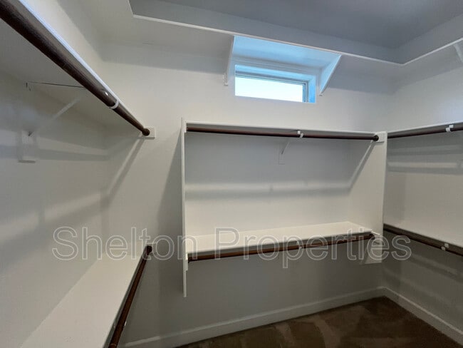 Building Photo - 20711 W Medlock Dr