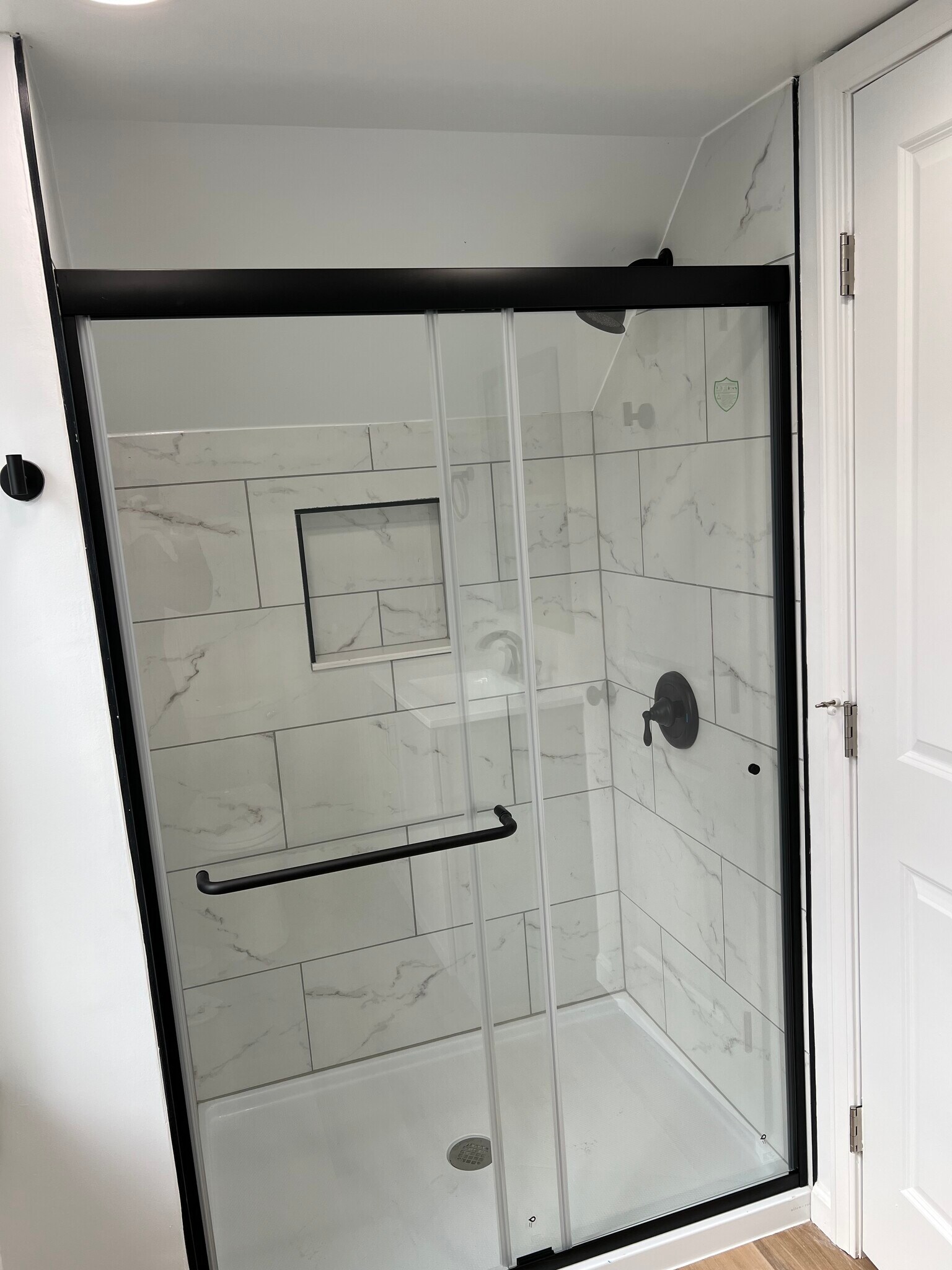 Building Photo - 5586 Emerson Ave