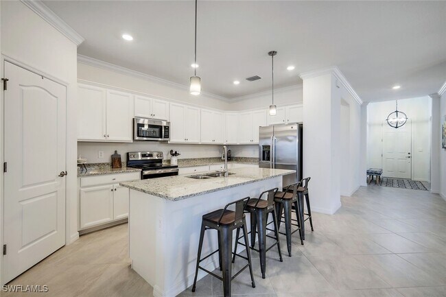 Building Photo - 14498 Cantabria Dr