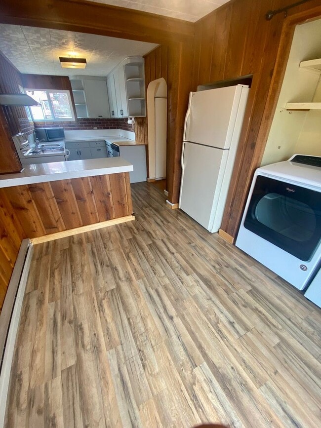 Building Photo - Whitefish River unfurnished 2 bedroom home!