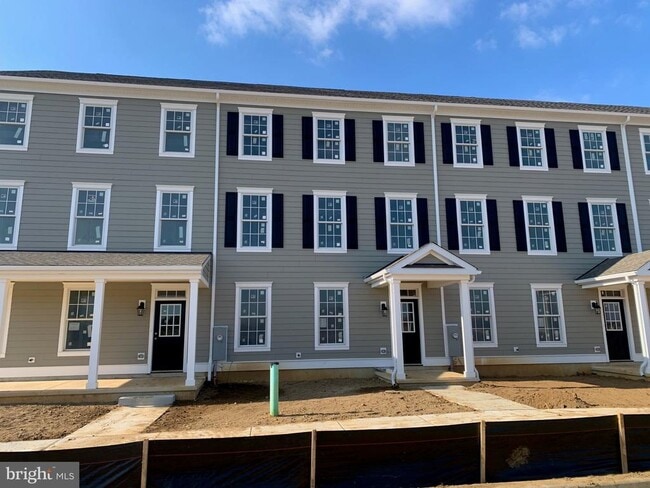 Building Photo - 603 Mapleton Ave