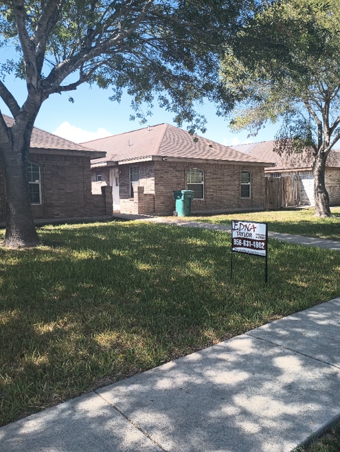 Building Photo - 2209 N Erica St