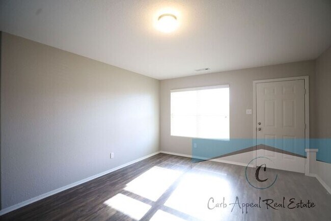 Building Photo - Beautiful 3 bed / 2 bath home with fenced back yard - Nettleton!!
