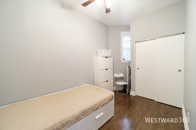 Building Photo - 1138 N Winchester-2