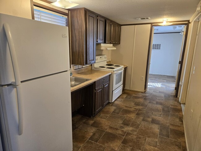 Primary Photo - 4200 W 19th St