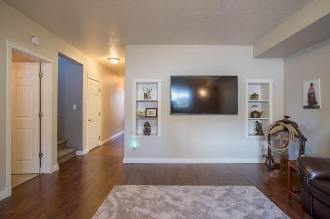 Building Photo - Executive Rental - Stone Mountain - 5 Bed - 3 Bath