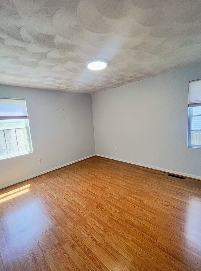 Building Photo - *****Providence/Mount Pleasant – Single Fa...