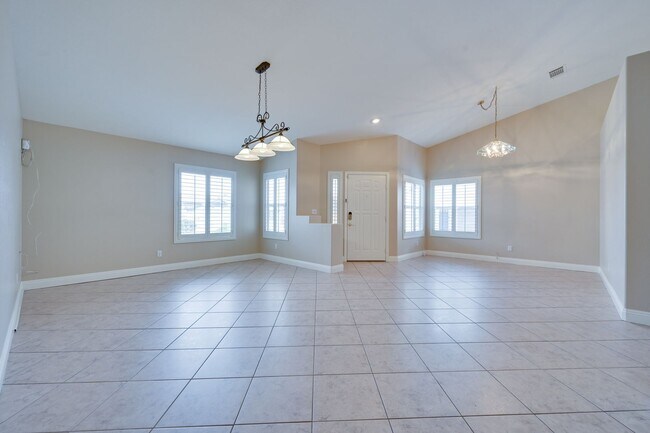Building Photo - 561 Pacer Terrace