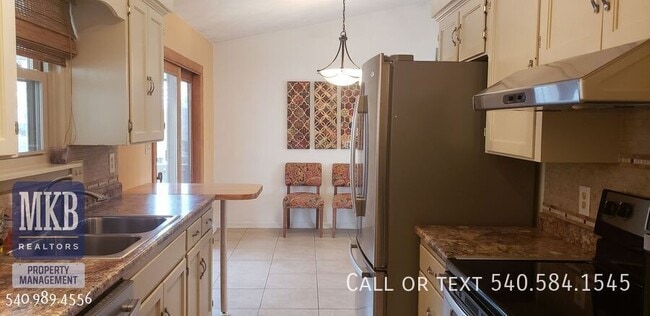 Building Photo - 3123 Glenmont Dr