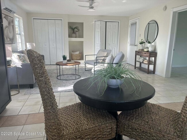 Building Photo - 2027 Wallace Ave