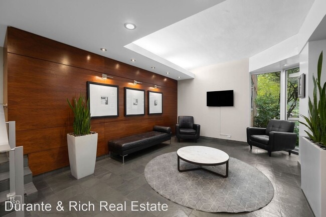 Building Photo - 1 br, 1 bath House - 4970 N Marine 630