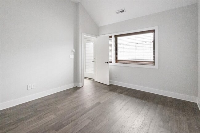 Building Photo - 1225 Minter Pl