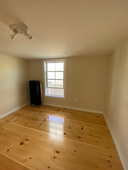 Building Photo - 41 School St