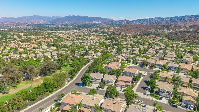 Building Photo - Executive 5-Bedroom Pool Home with Dual Master Suites in Stevenson Ranch
