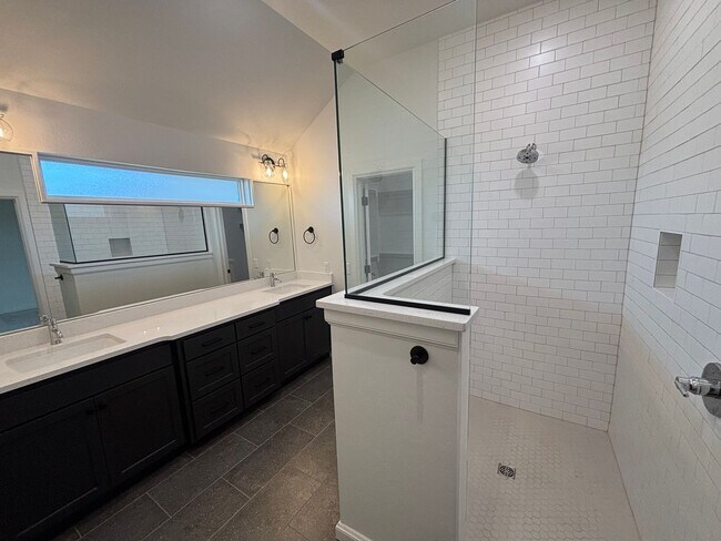 Building Photo - Wonderful 4 Bed 2.5 Bath Home in Norman