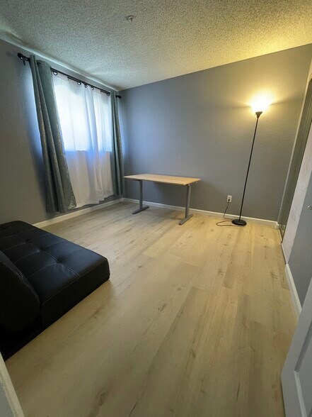 Bedroom 2 - 1310 Ridge Ct