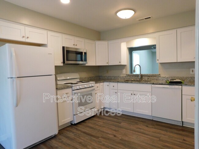 Building Photo - 1433 Drumheller Dr