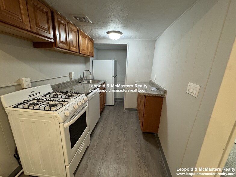 Primary Photo - 1337 Commonwealth Ave