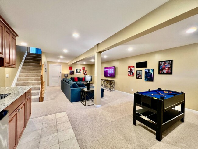 Building Photo - Spacious 4 Bedroom with Gameroom