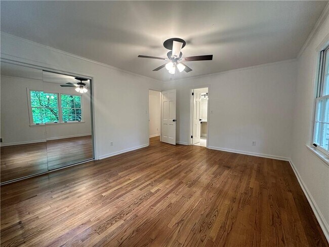 Building Photo - 4794 Cambridge Dr