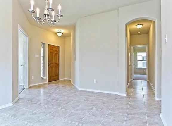 Building Photo - 2824 Castle Creek Dr